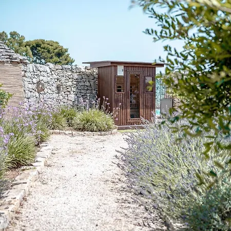 Masseria Pavone Farm stay *